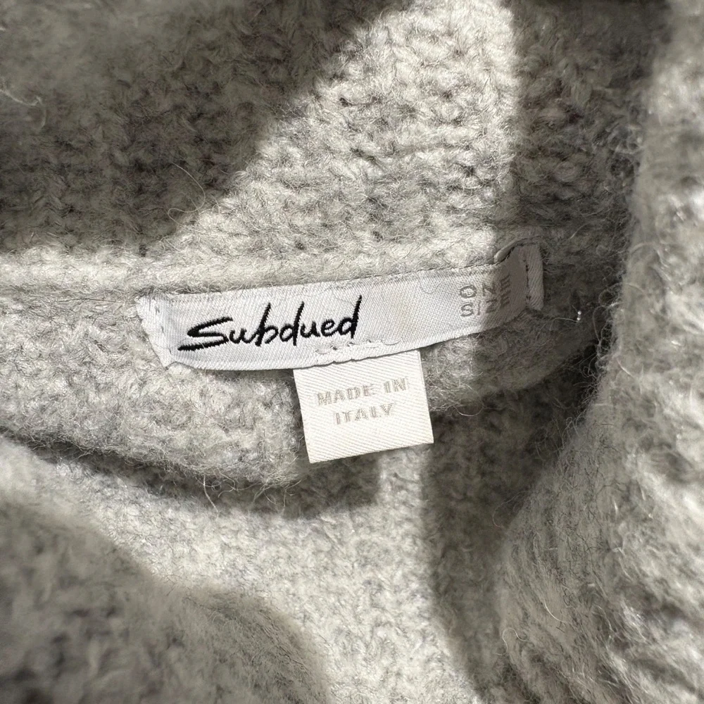 Subdued Raglan Wool Turtleneck - Picture 3 of 3